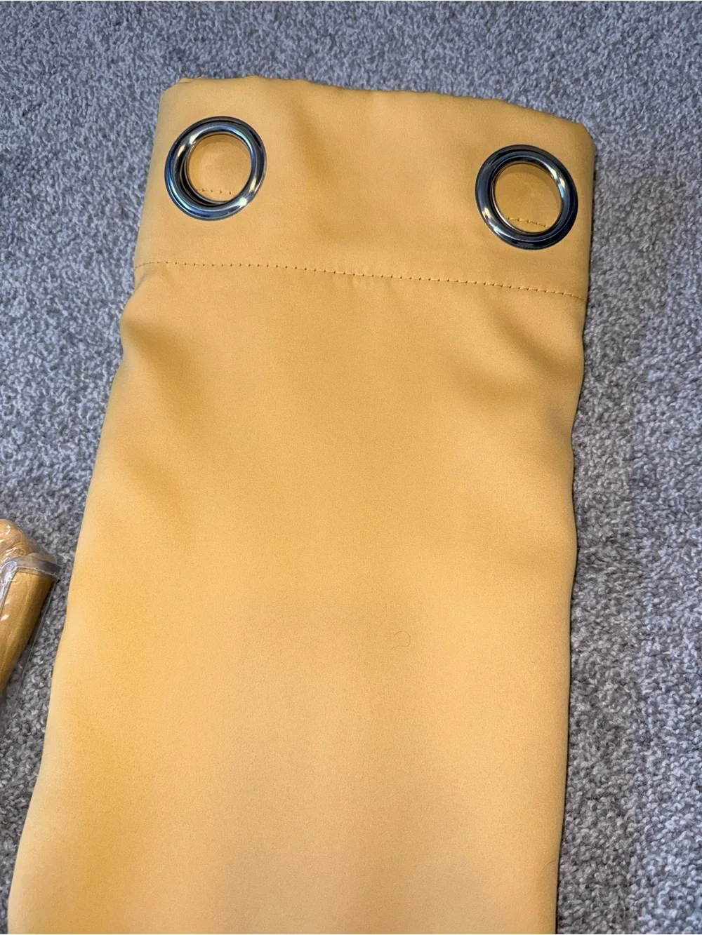 N/A solid yellow